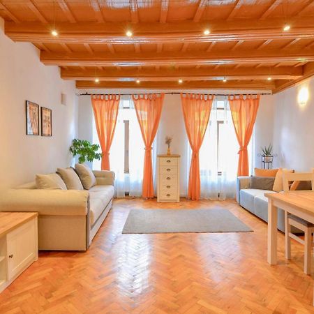 Charming Apartment - Heart Of Brasov Poarta Schei Экстерьер фото