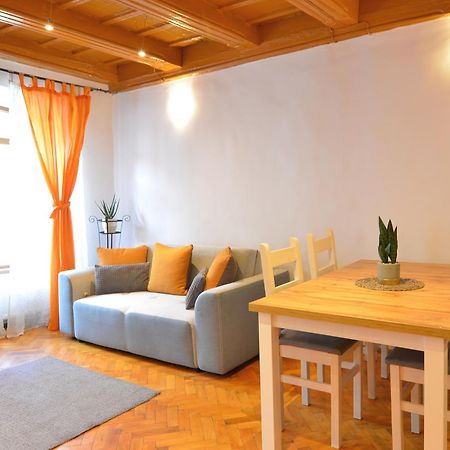 Charming Apartment - Heart Of Brasov Poarta Schei Экстерьер фото