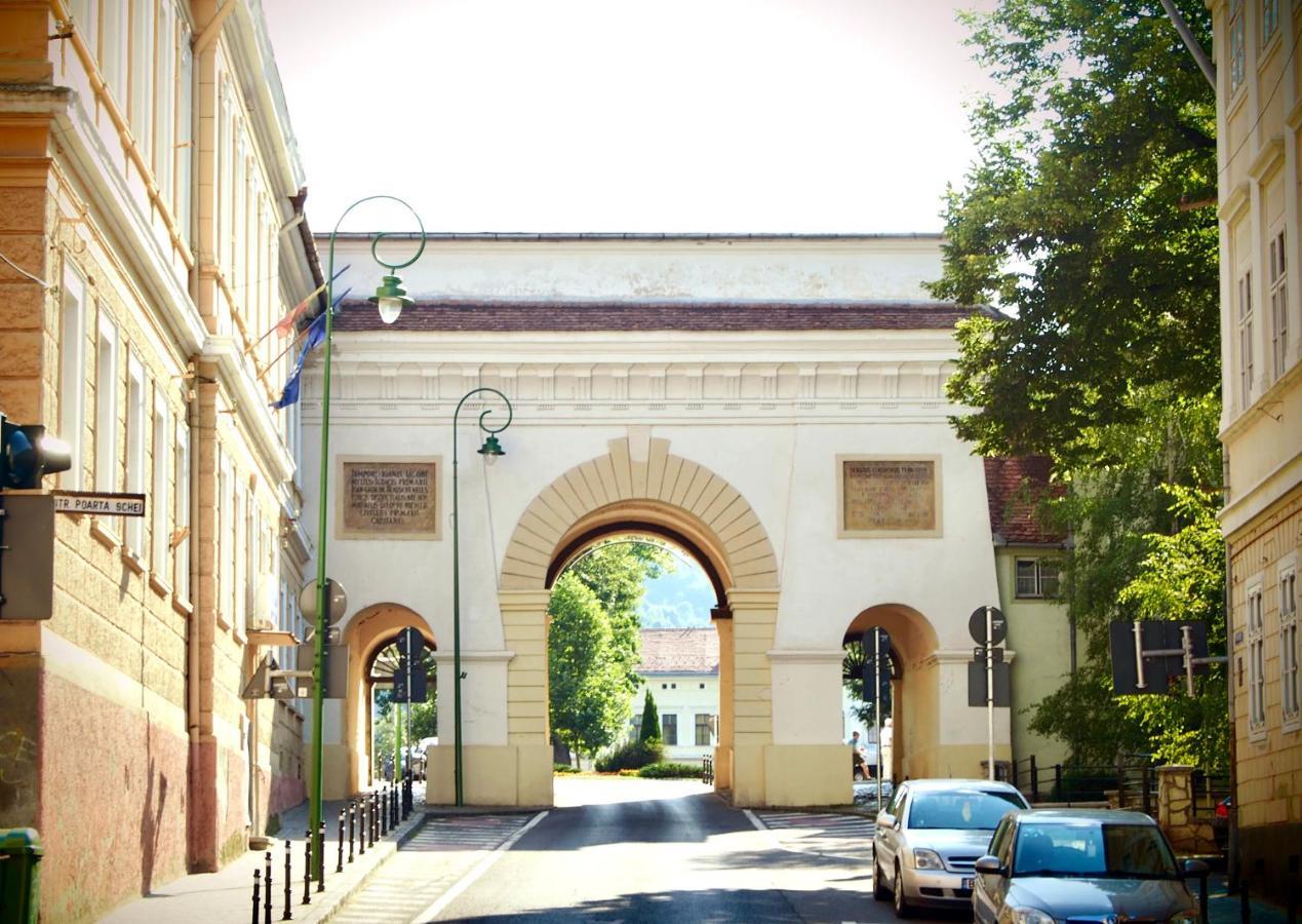 Charming Apartment - Heart Of Brasov Poarta Schei Экстерьер фото