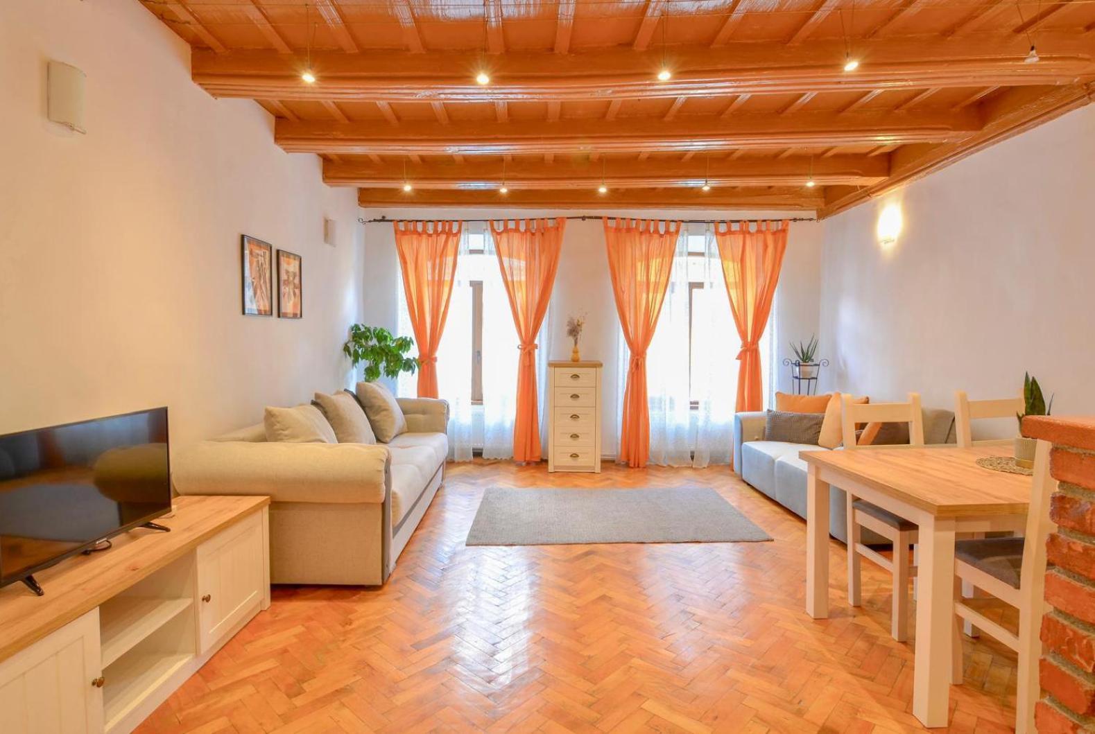 Charming Apartment - Heart Of Brasov Poarta Schei Экстерьер фото